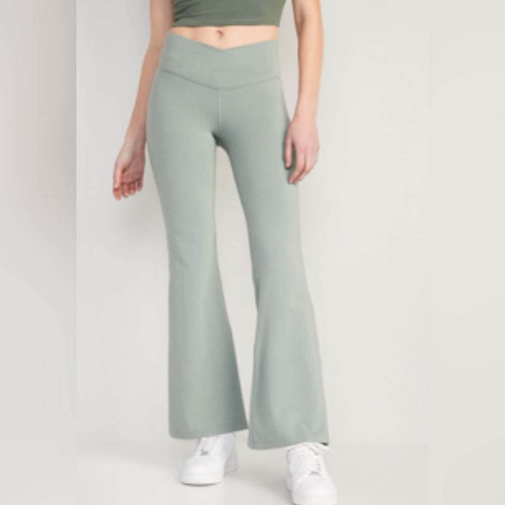Extra High-Waisted PowerChill Crossover Super-Flare Pants for Women